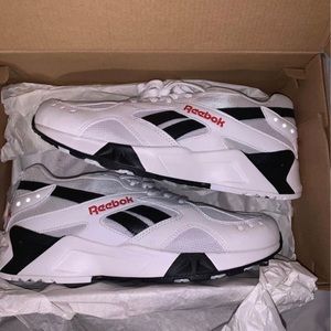 Reebok Aztrek Sneakers